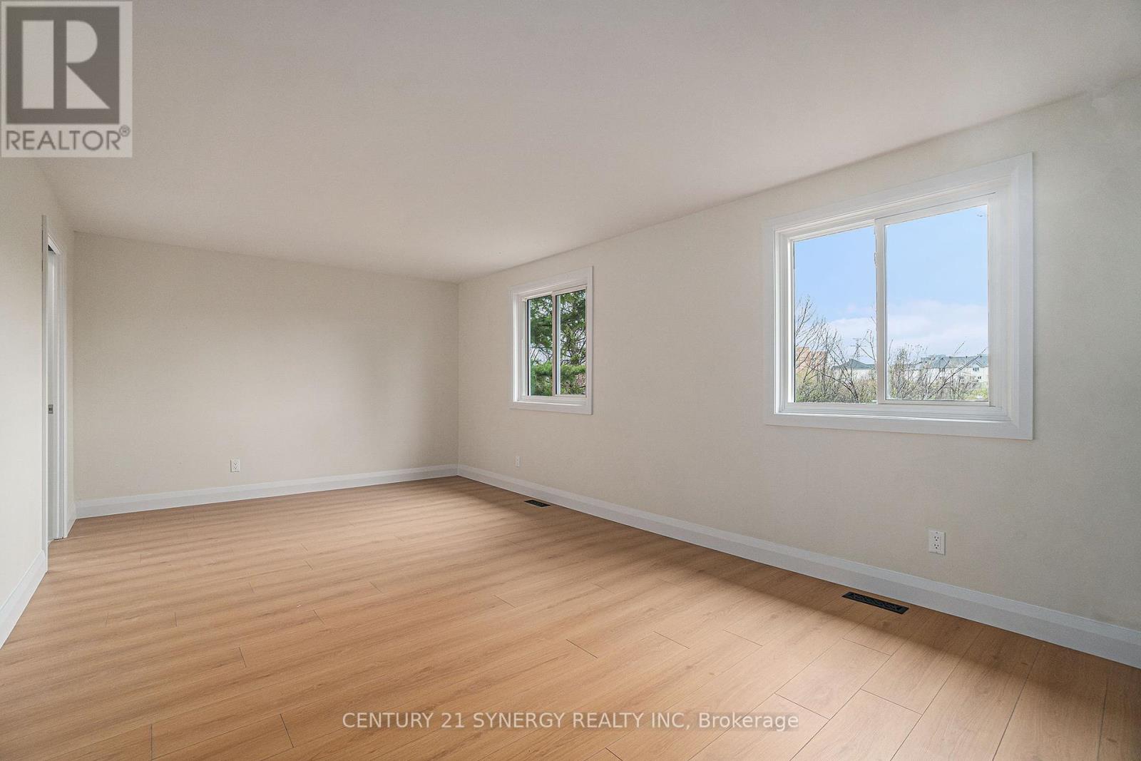 102 Coolspring Crescent, Ottawa, Ontario  K2E 7M8 - Photo 12 - X12137196