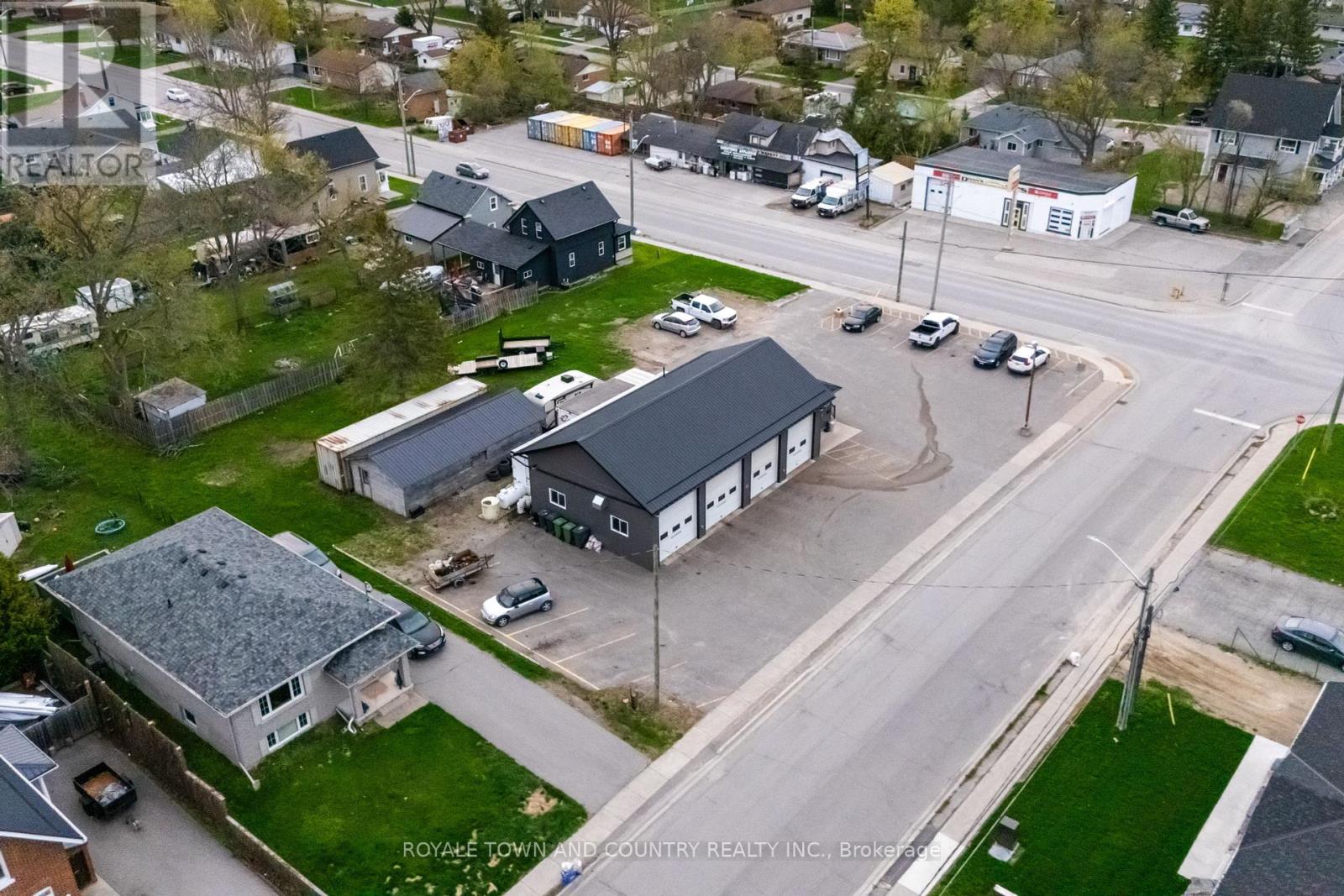 118 Queen Street, Kawartha Lakes, Ontario  K9V 4R3 - Photo 4 - X12001930