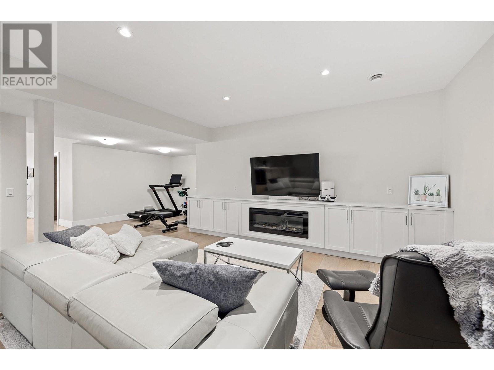 5697 Jasper Way, Kelowna, British Columbia  V1W 5L7 - Photo 37 - 10346524