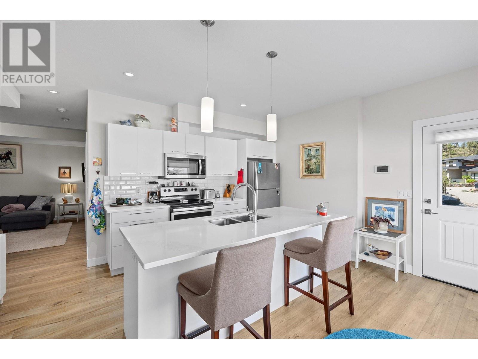 5697 Jasper Way, Kelowna, British Columbia  V1W 5L7 - Photo 47 - 10346524