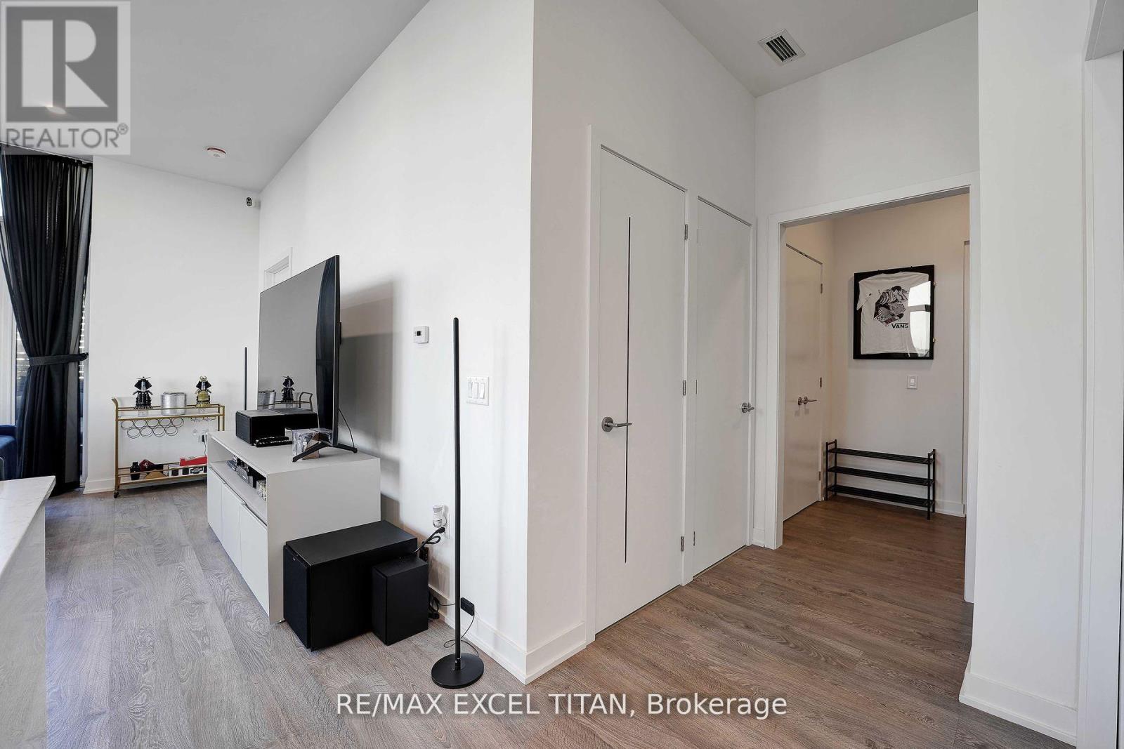 4201 - 357 King Street W, Toronto (Waterfront Communities), Ontario  M5V 0S7 - Photo 11 - C12137232