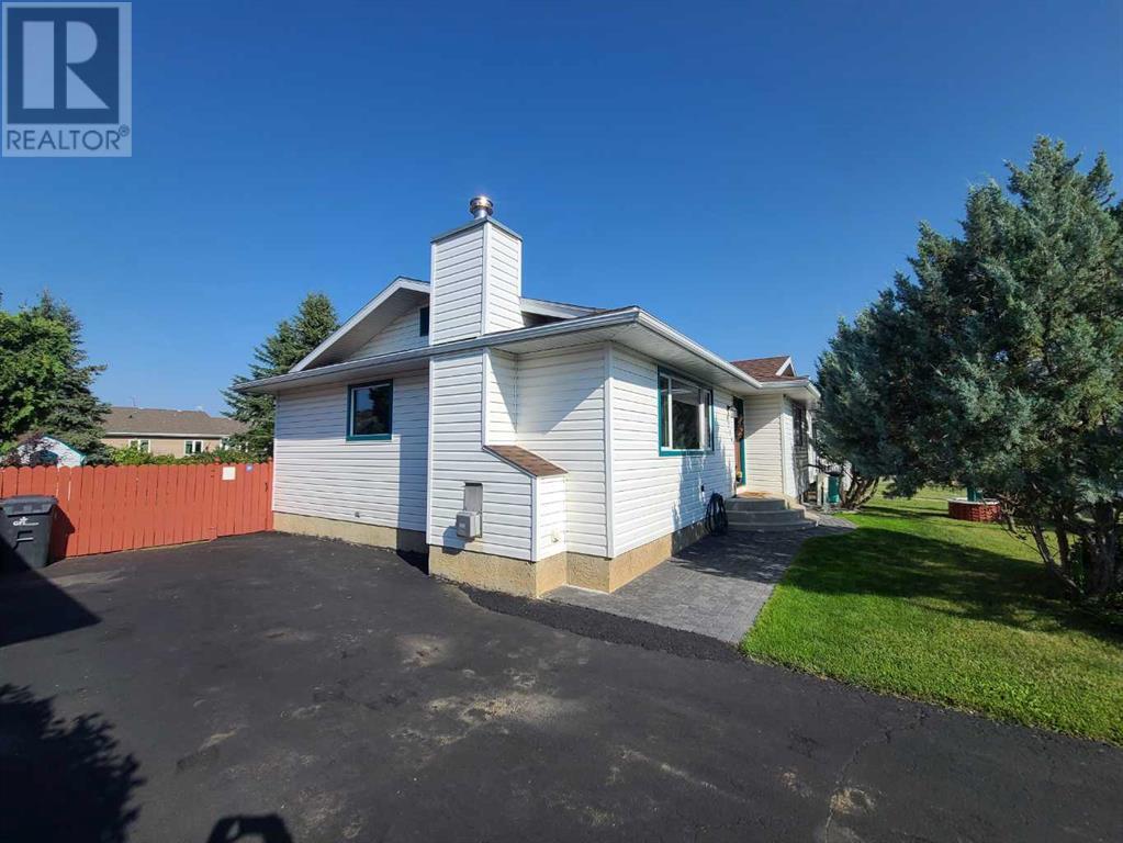 Property at 9126 128 Avenue image 2