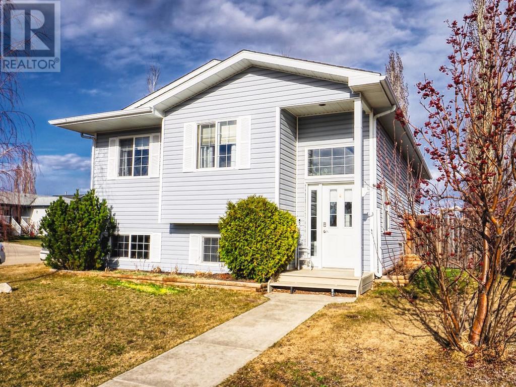 2 Sunrise Crescent N, Three Hills, Alberta  T0M 2A0 - Photo 1 - A2214740