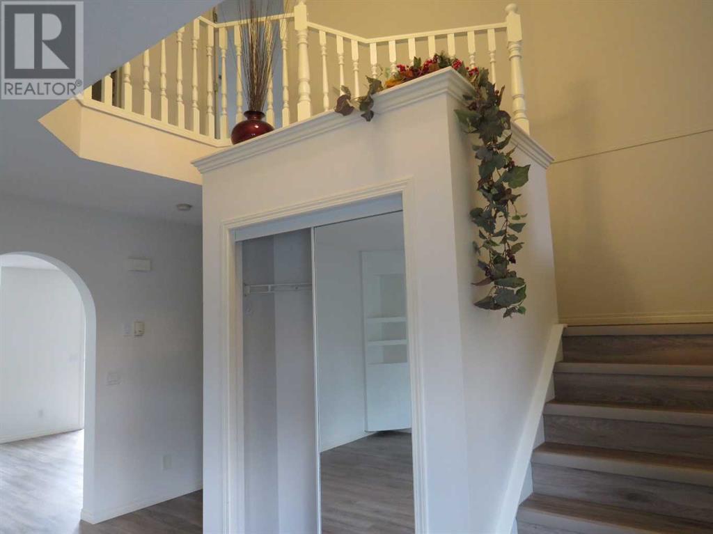 Property at 162 West Lakeview Crescent image 5