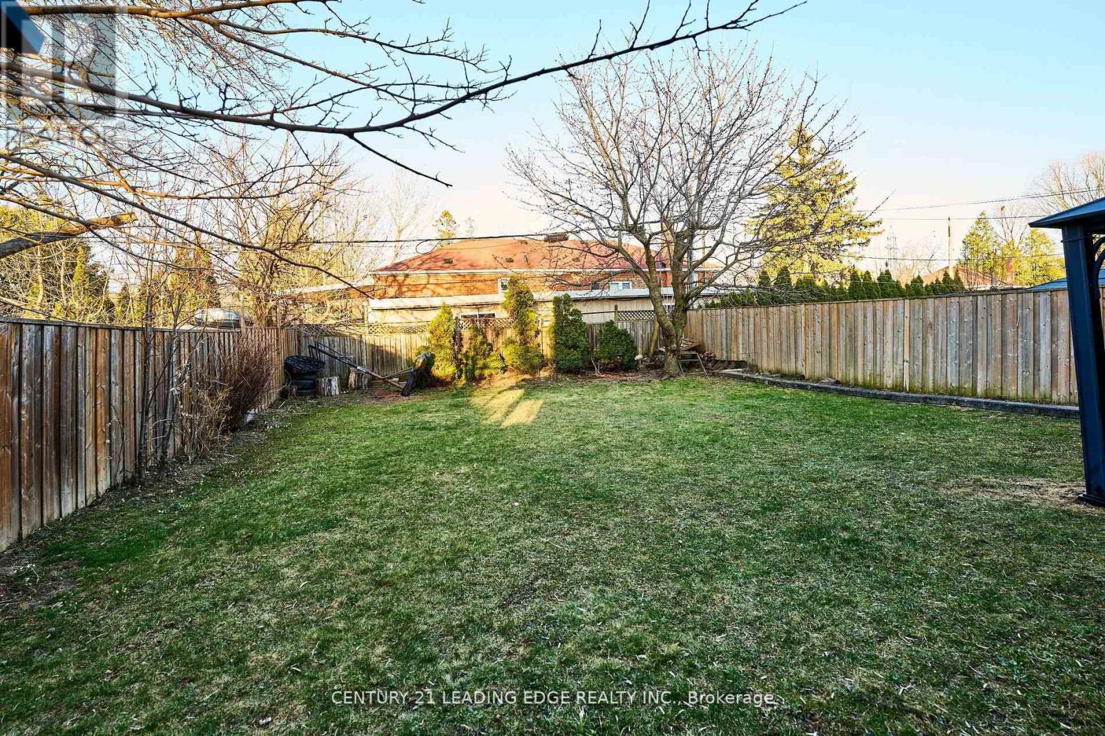 14 Flora Drive, Toronto, Ontario  M1P 1A3 - Photo 38 - E12137163