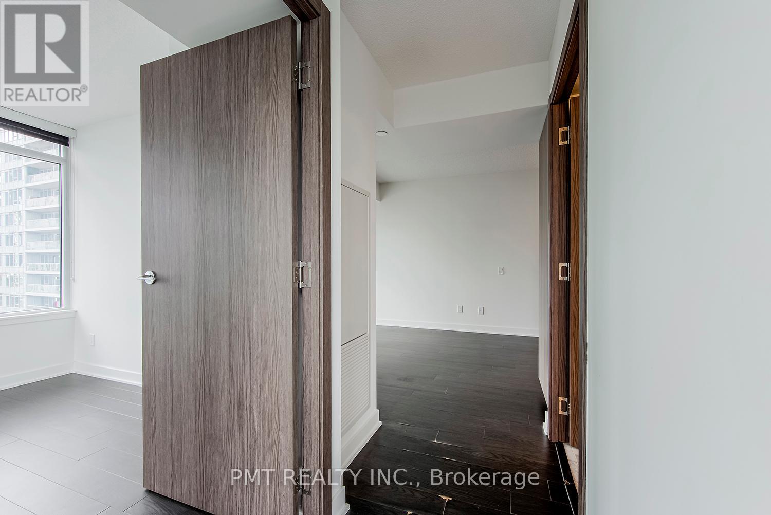 906 - 19 Bathurst Street, Toronto, Ontario  M5V 0N2 - Photo 10 - C12137293