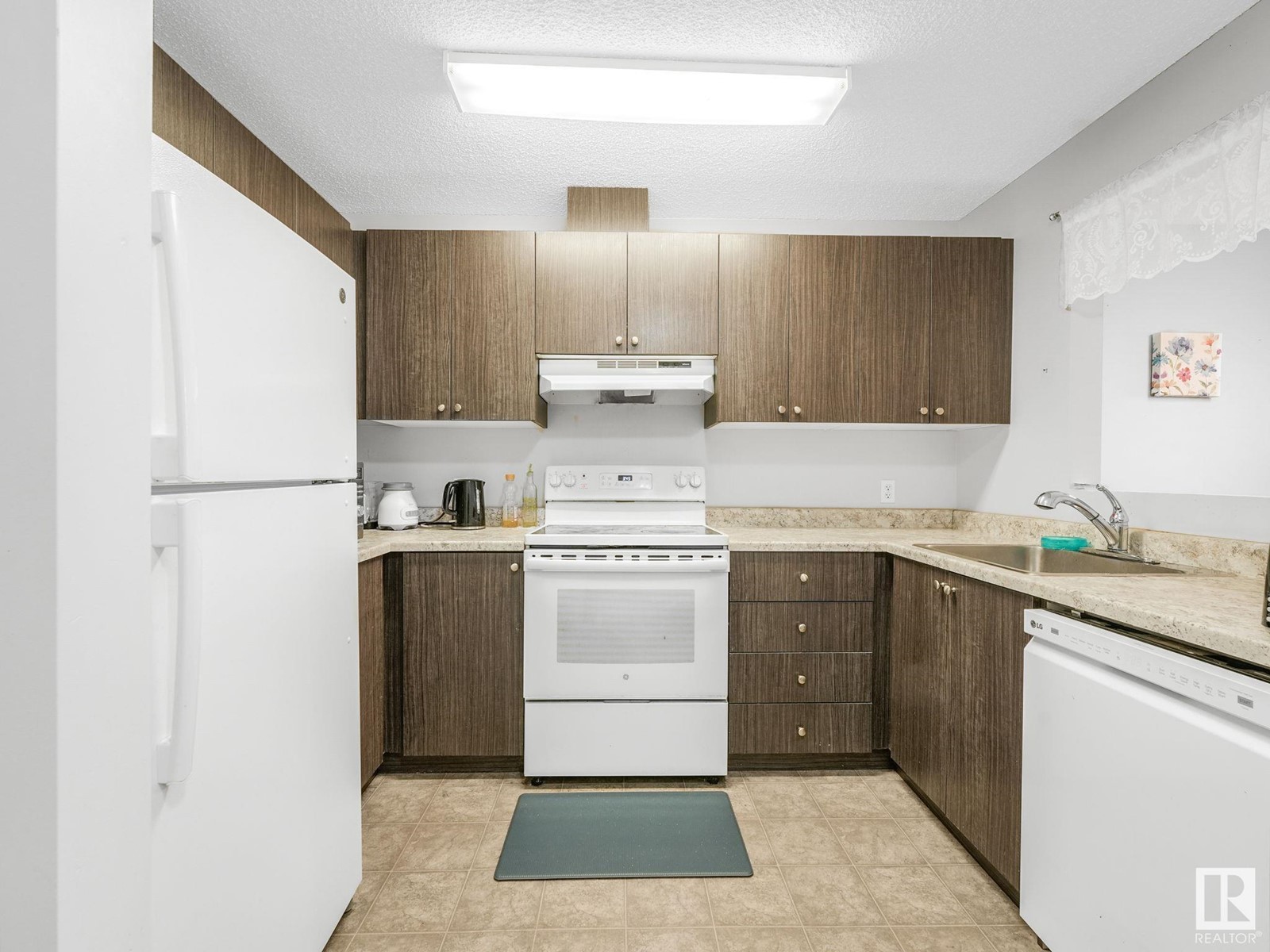 Property at #402 14808 26 ST NW image 3