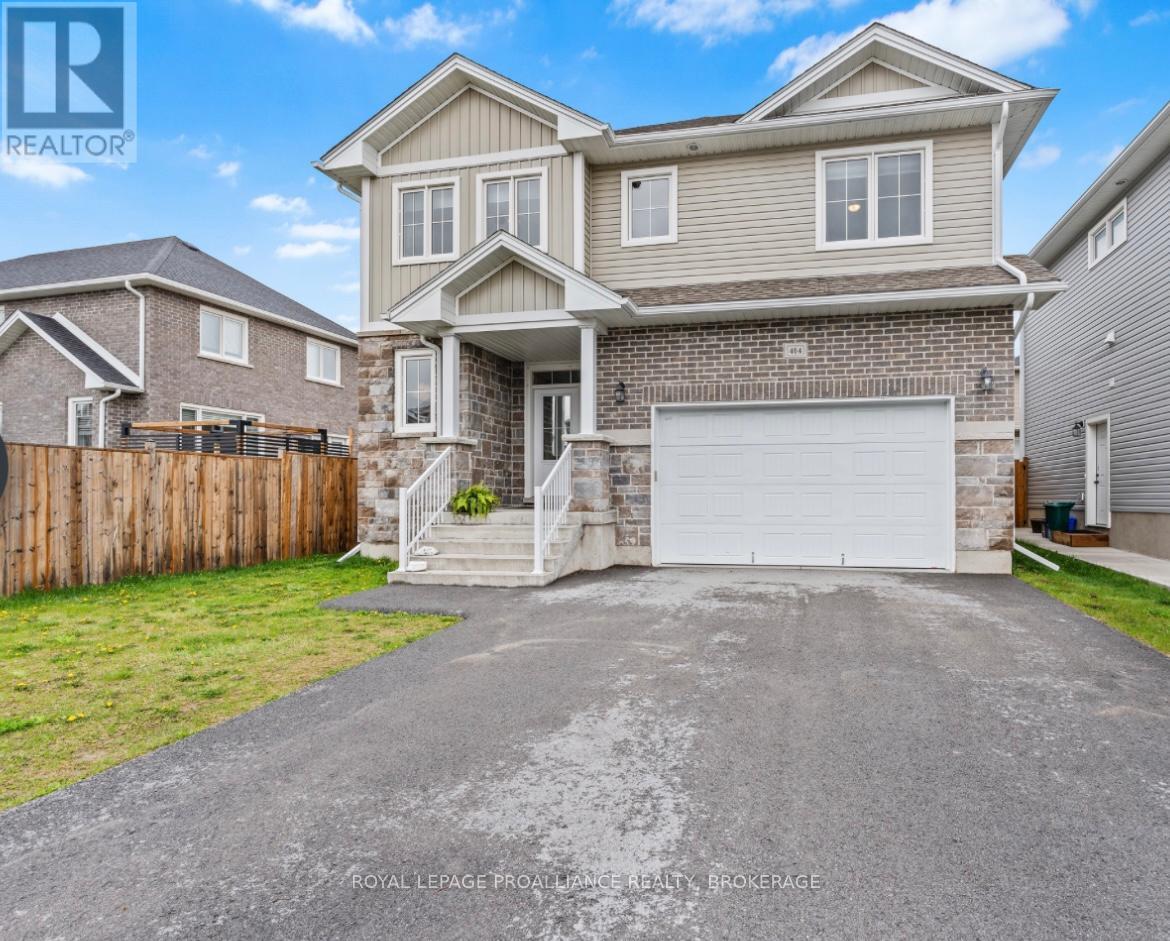 Property at 464 BETH CRESCENT image 1