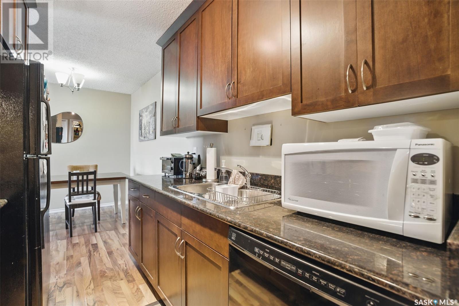 Property at 404 1013 Lansdowne AVENUE image 4