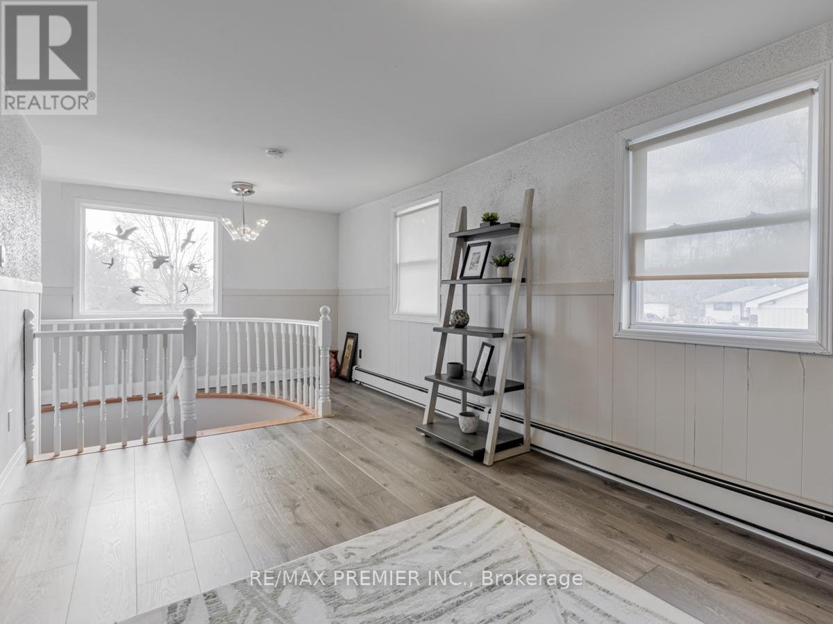 359 Limerick Street, Innisfil, Ontario  L0L 1K0 - Photo 25 - N12137100