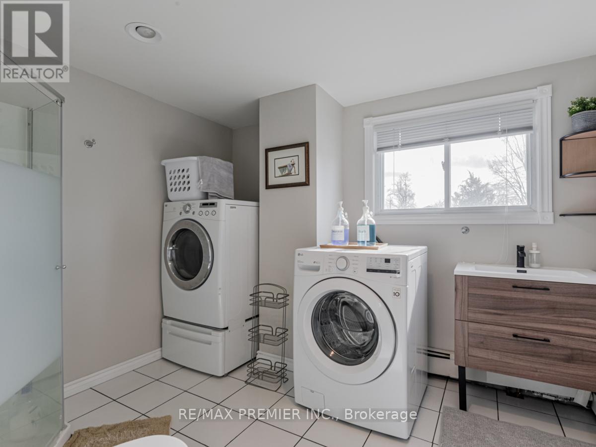 359 Limerick Street, Innisfil, Ontario  L0L 1K0 - Photo 33 - N12137100