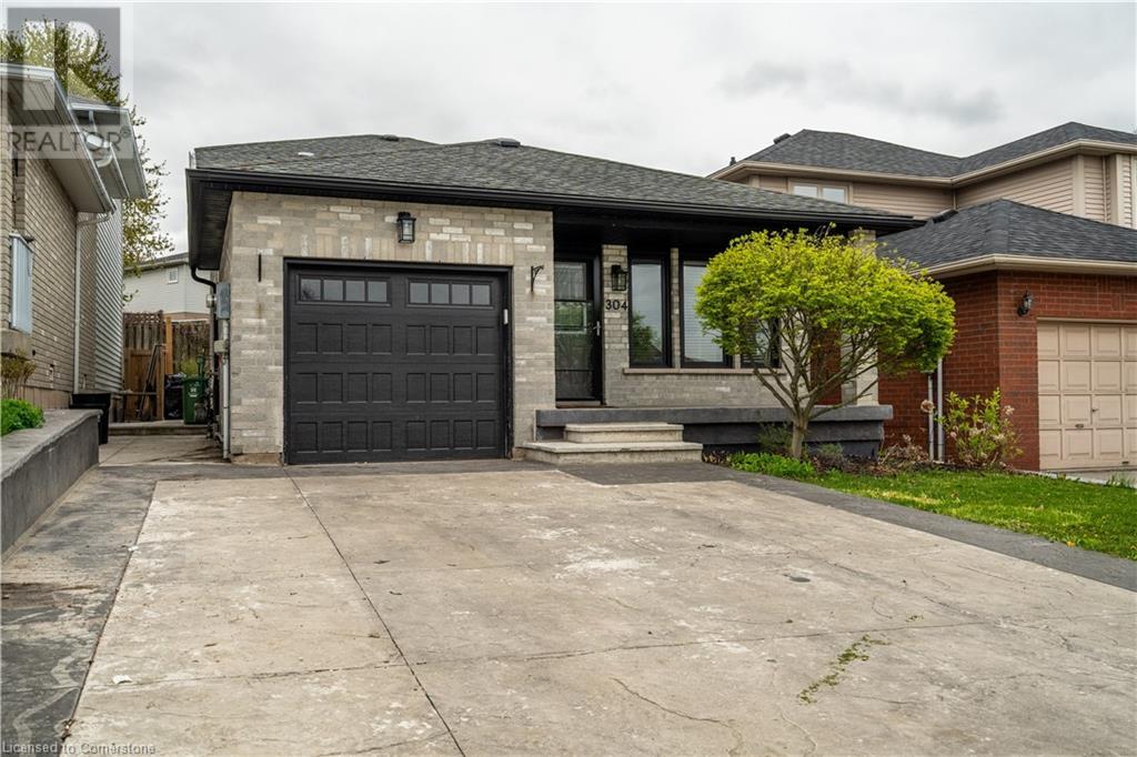 304 ACADIA Drive, Hamilton, Ontario