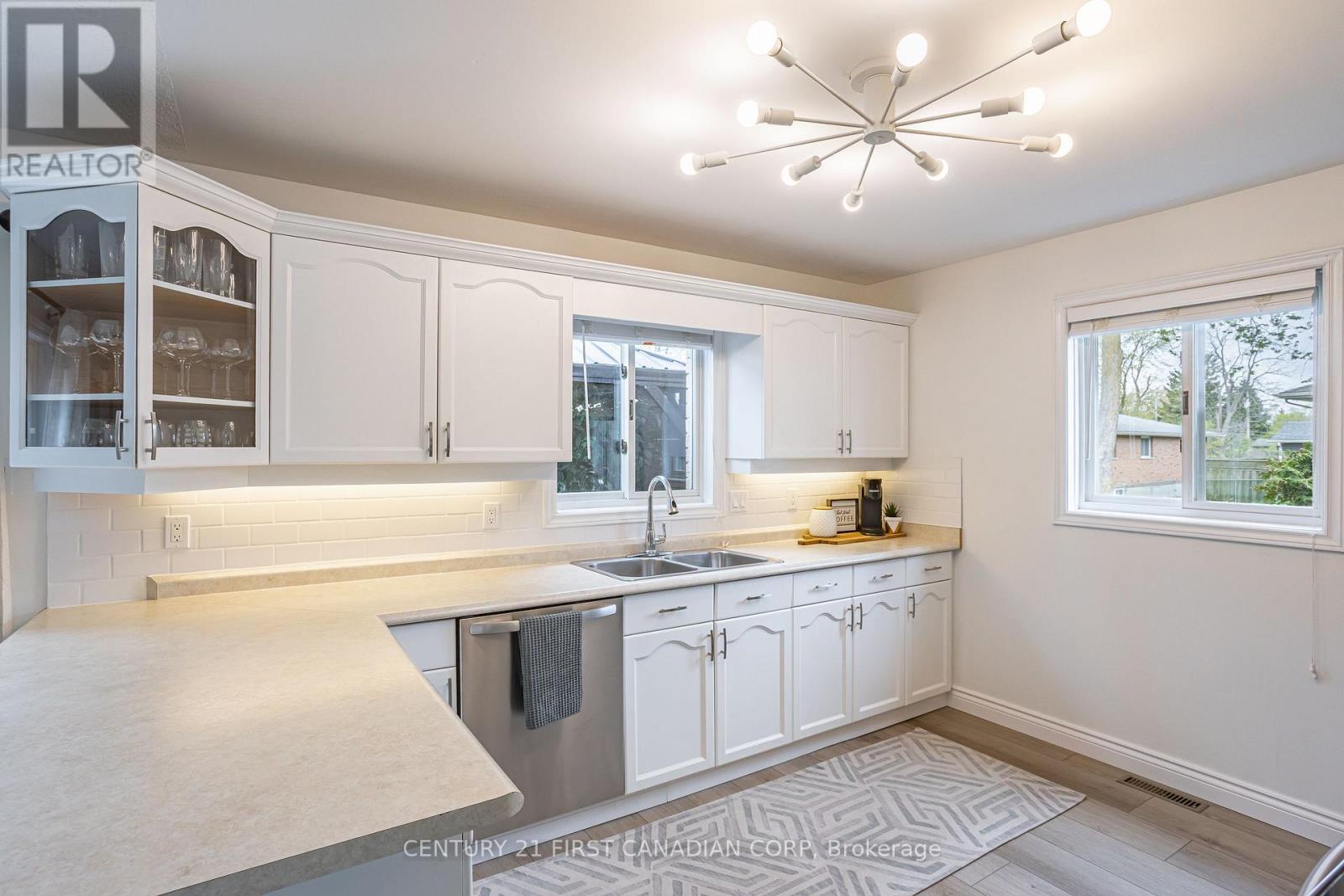 113 Main Street, Lucan Biddulph, Ontario  N0M 2J0 - Photo 12 - X12137503