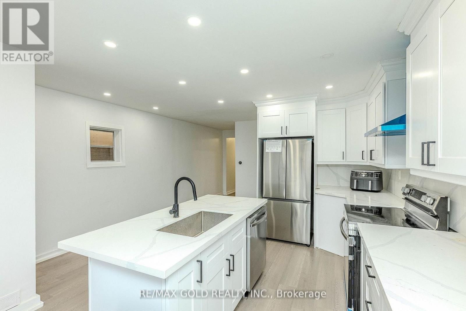 459 Whitmore Avenue, Toronto, Ontario  M6E 2N6 - Photo 16 - W12137094