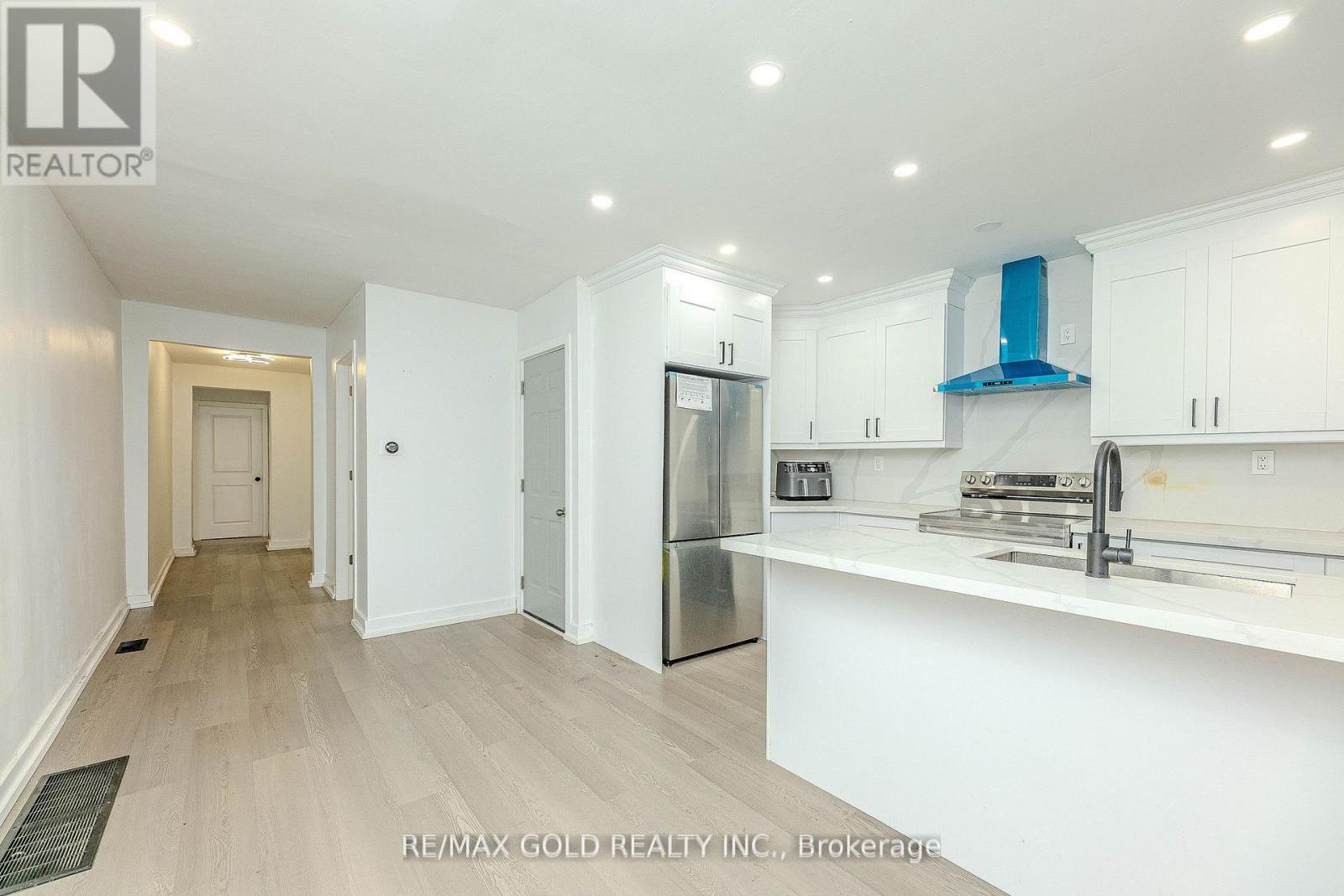 459 Whitmore Avenue, Toronto, Ontario  M6E 2N6 - Photo 17 - W12137094