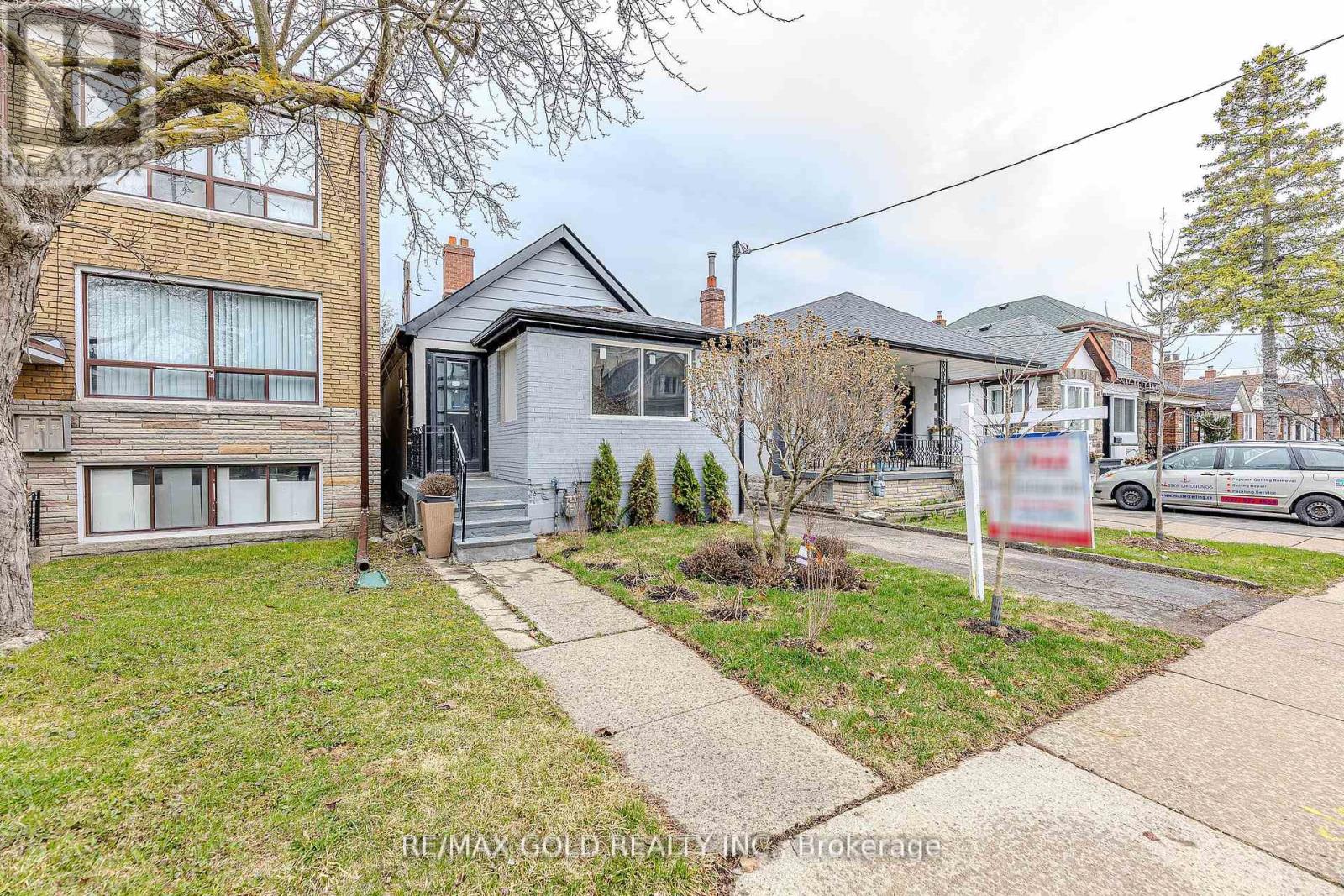 459 Whitmore Avenue, Toronto, Ontario  M6E 2N6 - Photo 7 - W12137094