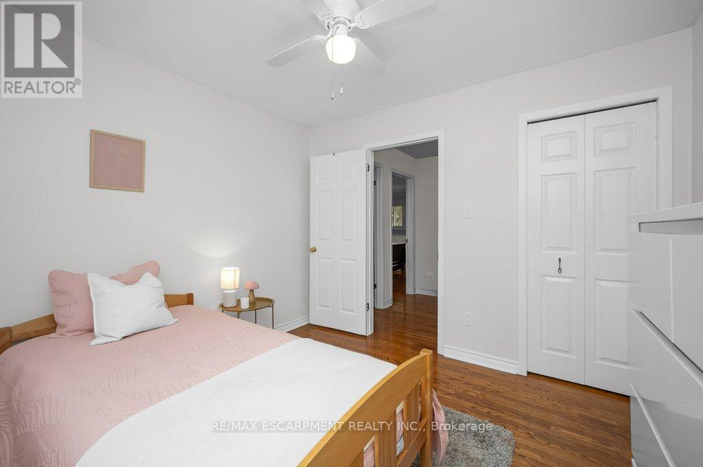 1282 Lakeview Drive Sw, Oakville (Fa Falgarwood), Ontario  L6H 2M8 - Photo 25 - W12137117