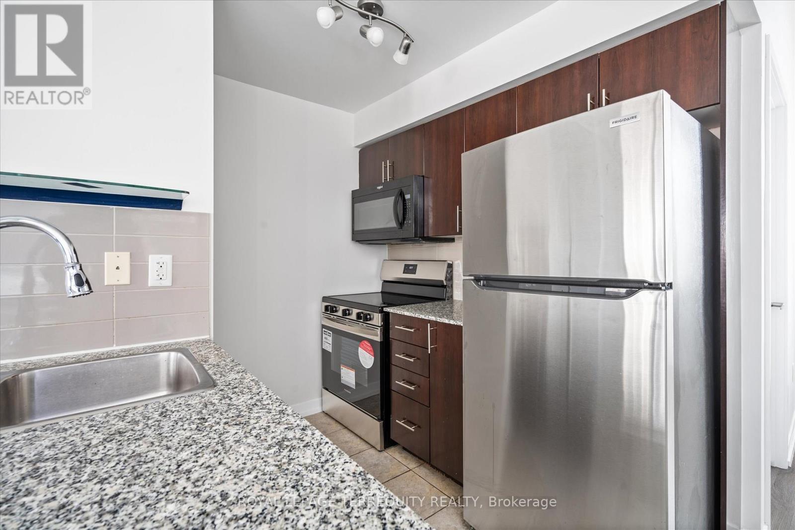 328 - 1410 Dupont Street, Toronto, Ontario  M6H 0B6 - Photo 14 - W12137120
