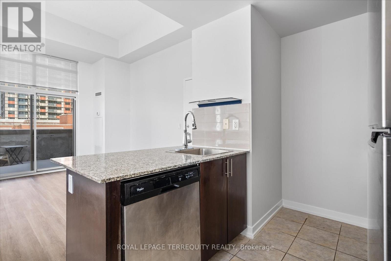 328 - 1410 Dupont Street, Toronto (Dovercourt-Wallace Emerson-Junction), Ontario  M6H 0B6 - Photo 15 - W12137120