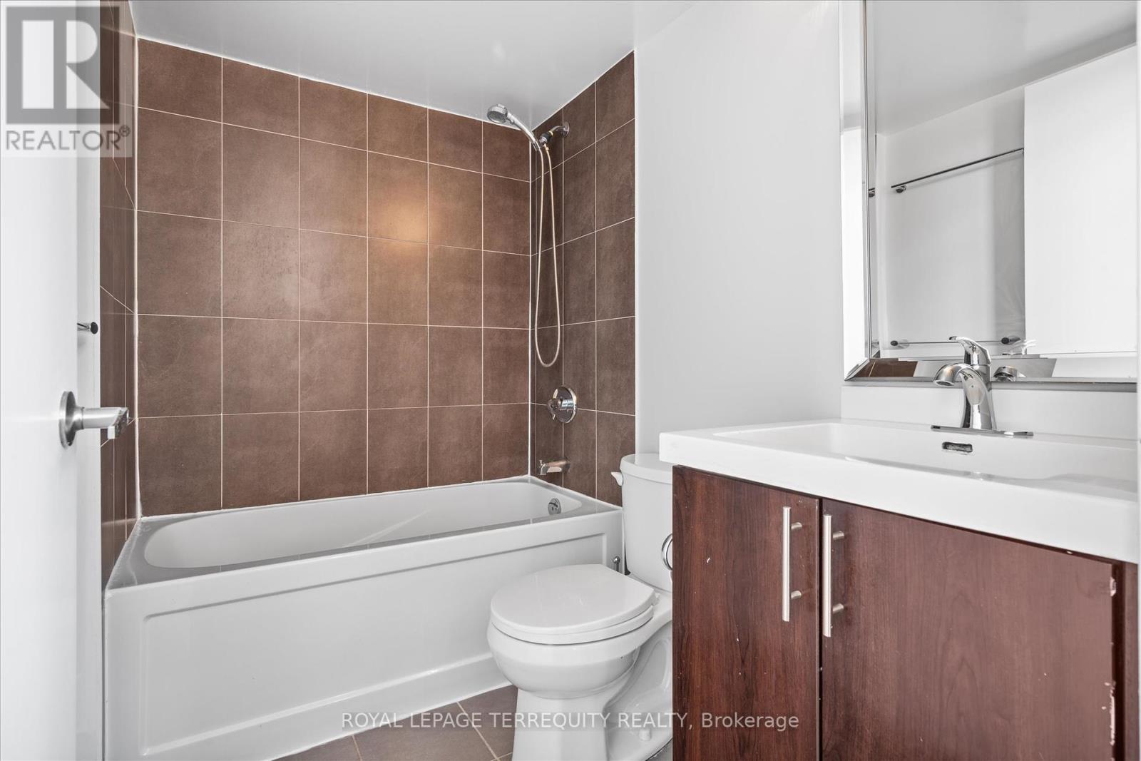 328 - 1410 Dupont Street, Toronto (Dovercourt-Wallace Emerson-Junction), Ontario  M6H 0B6 - Photo 17 - W12137120
