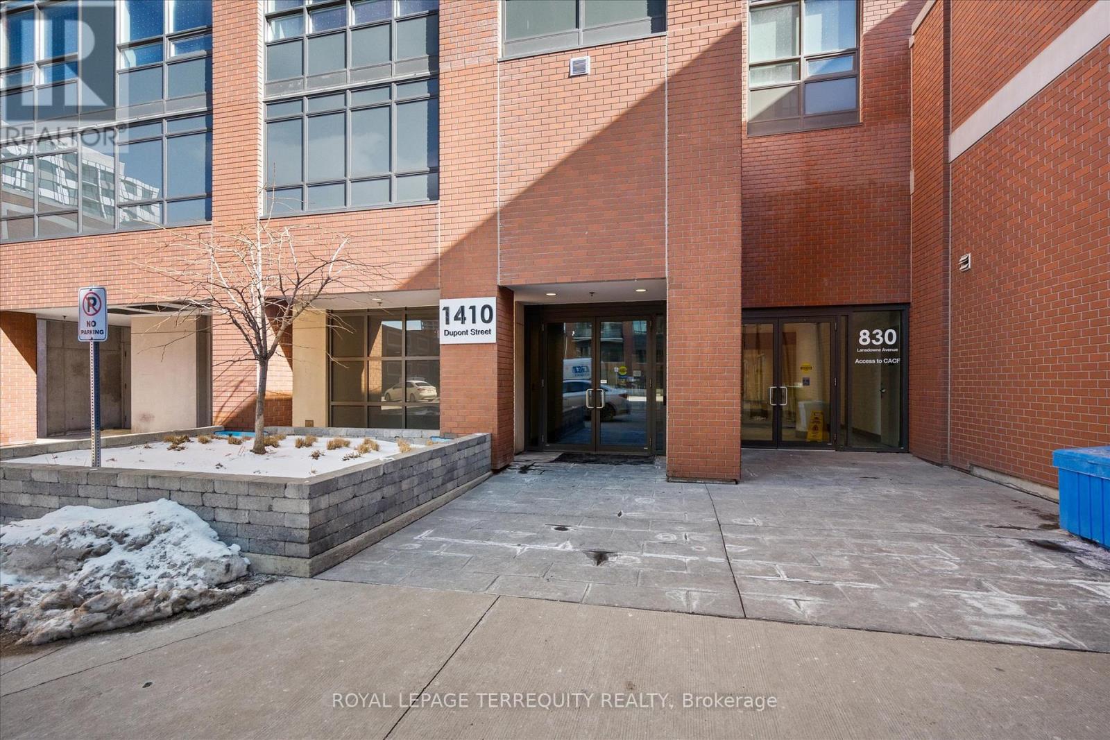 328 - 1410 Dupont Street, Toronto (Dovercourt-Wallace Emerson-Junction), Ontario  M6H 0B6 - Photo 4 - W12137120