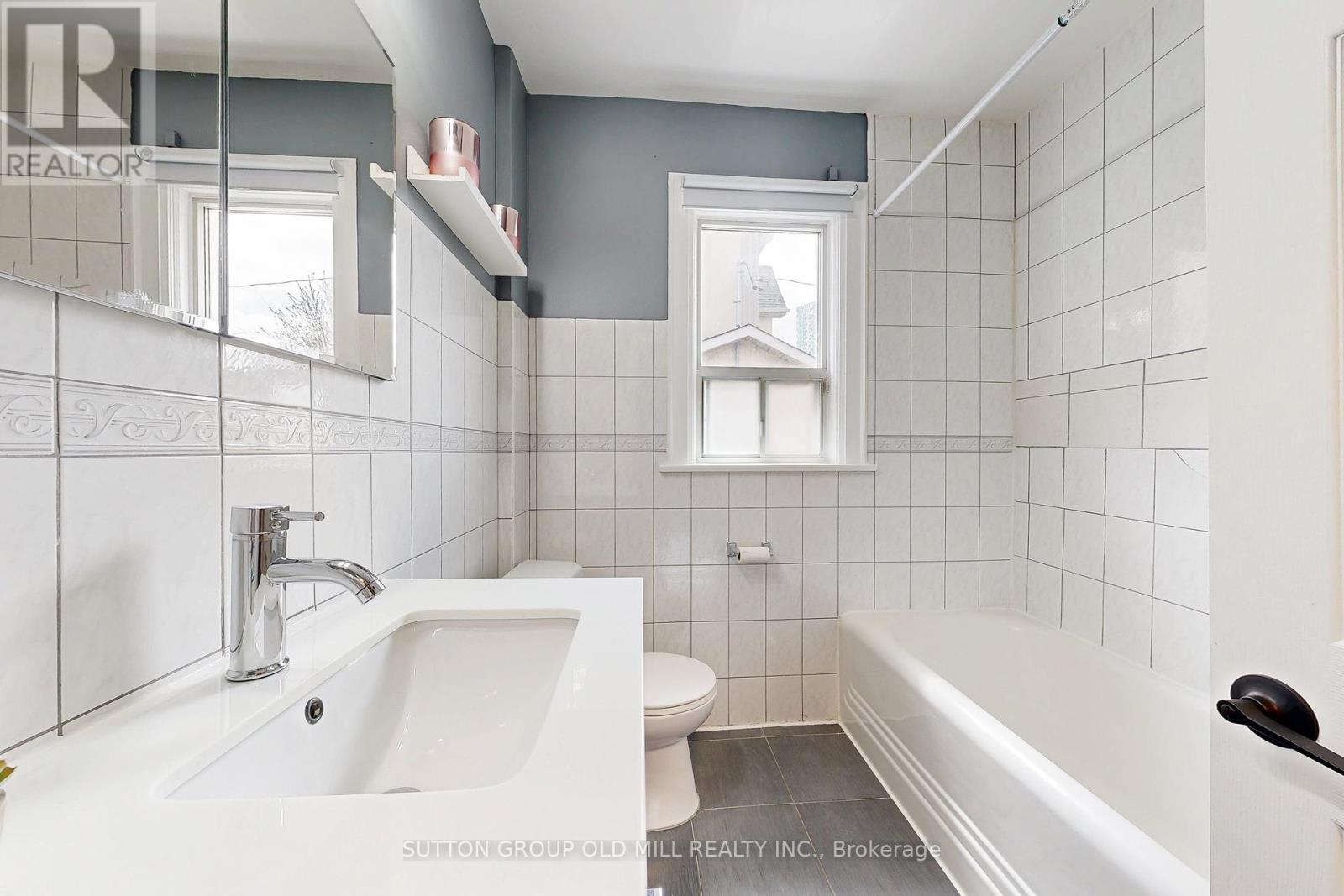 5 Prennan Avenue, Toronto, Ontario  M9B 4B5 - Photo 30 - W12137125