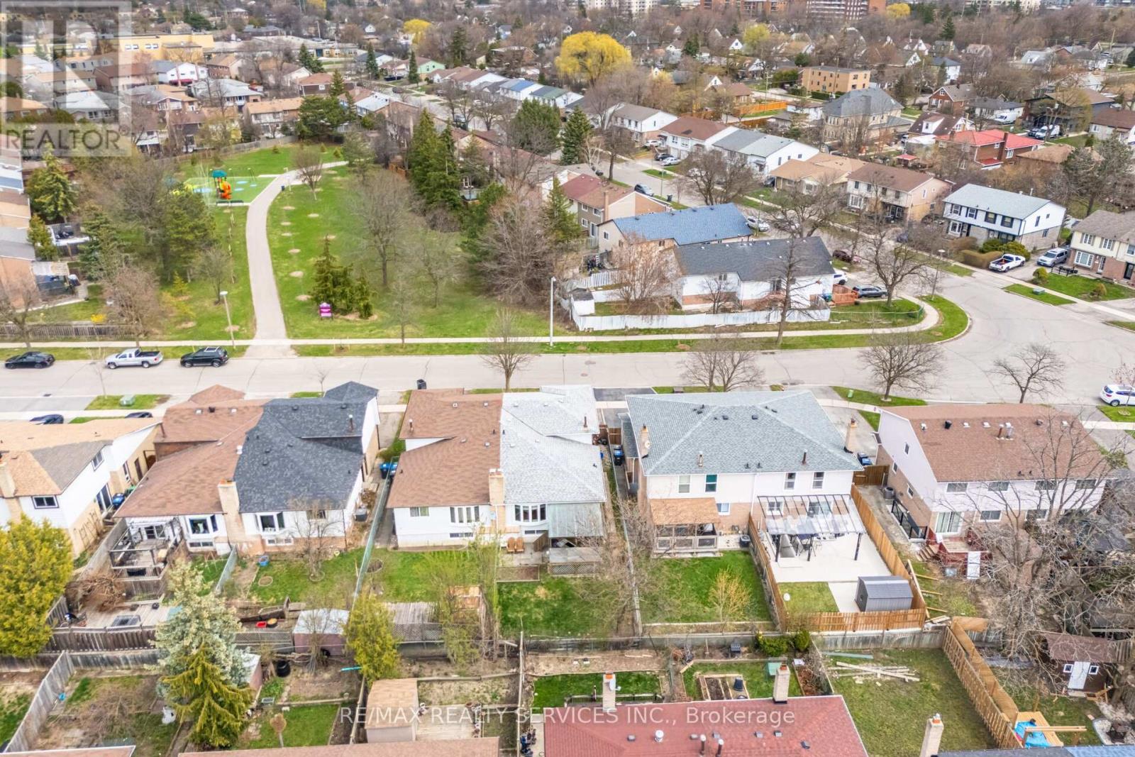 85 Salisbury Circle, Brampton, Ontario  L6V 2Z4 - Photo 40 - W12137262