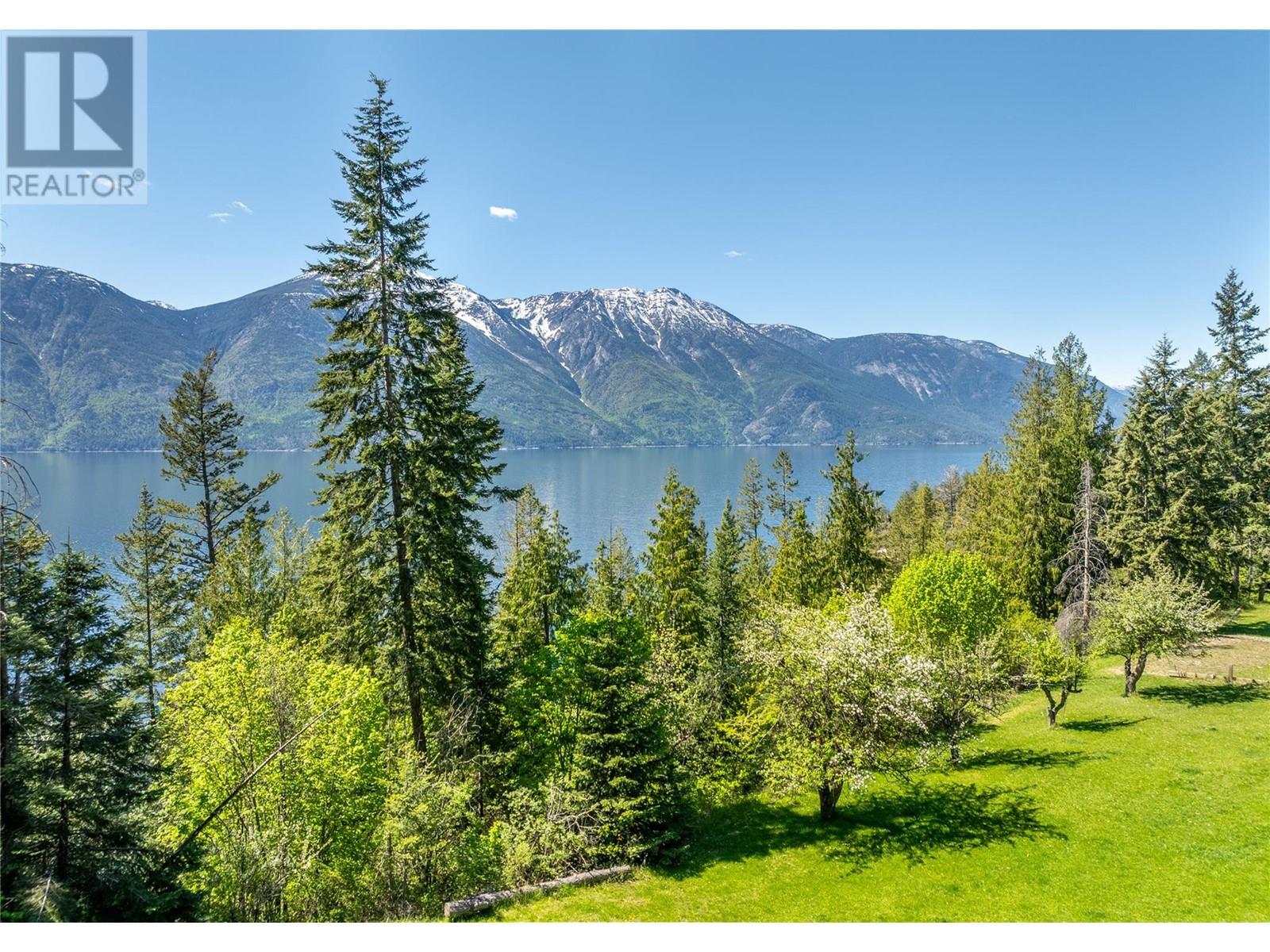 12437 Boswell Road, Boswell, British Columbia  V0B 1A0 - Photo 19 - 10345779