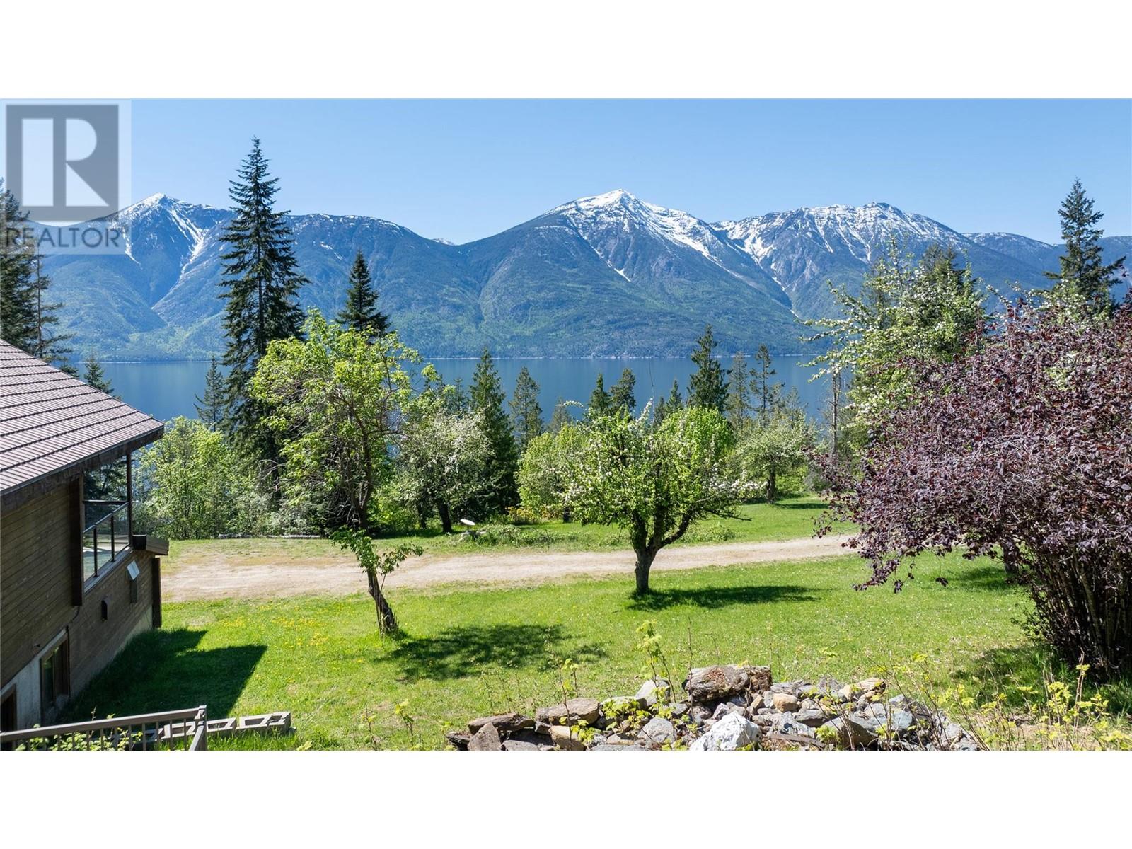 12437 Boswell Road, Boswell, British Columbia  V0B 1A0 - Photo 35 - 10345779