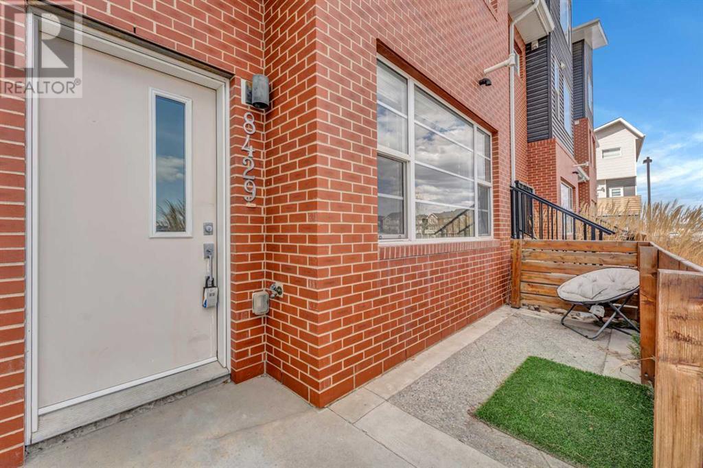 Property at 8429 Saddlebrook Drive NE image 3