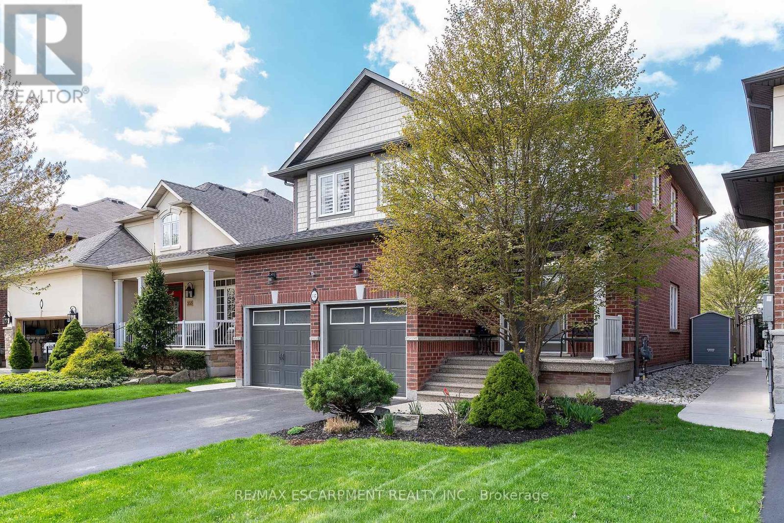 537 Valridge Drive, Hamilton, Ontario  L9C 0A9 - Photo 2 - X12137076