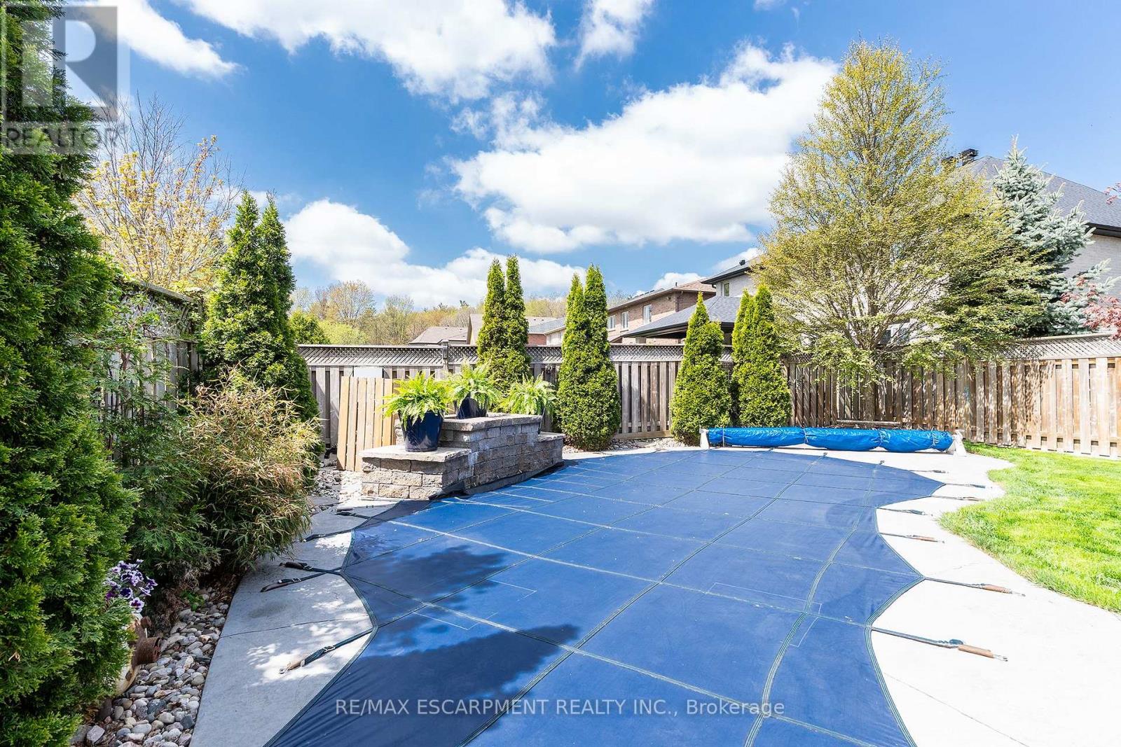 537 Valridge Drive, Hamilton, Ontario  L9C 0A9 - Photo 28 - X12137076