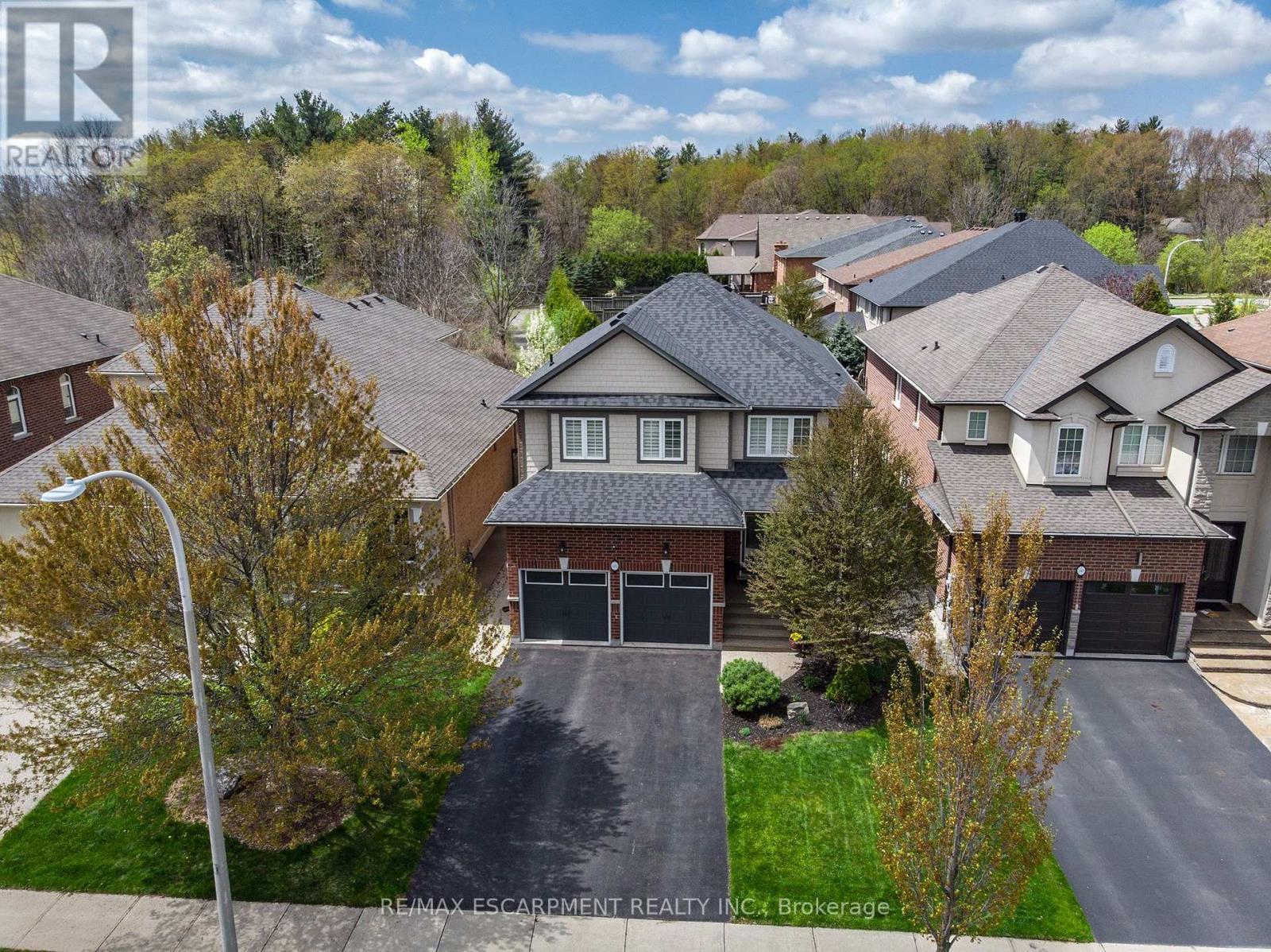 537 Valridge Drive, Hamilton, Ontario  L9C 0A9 - Photo 32 - X12137076