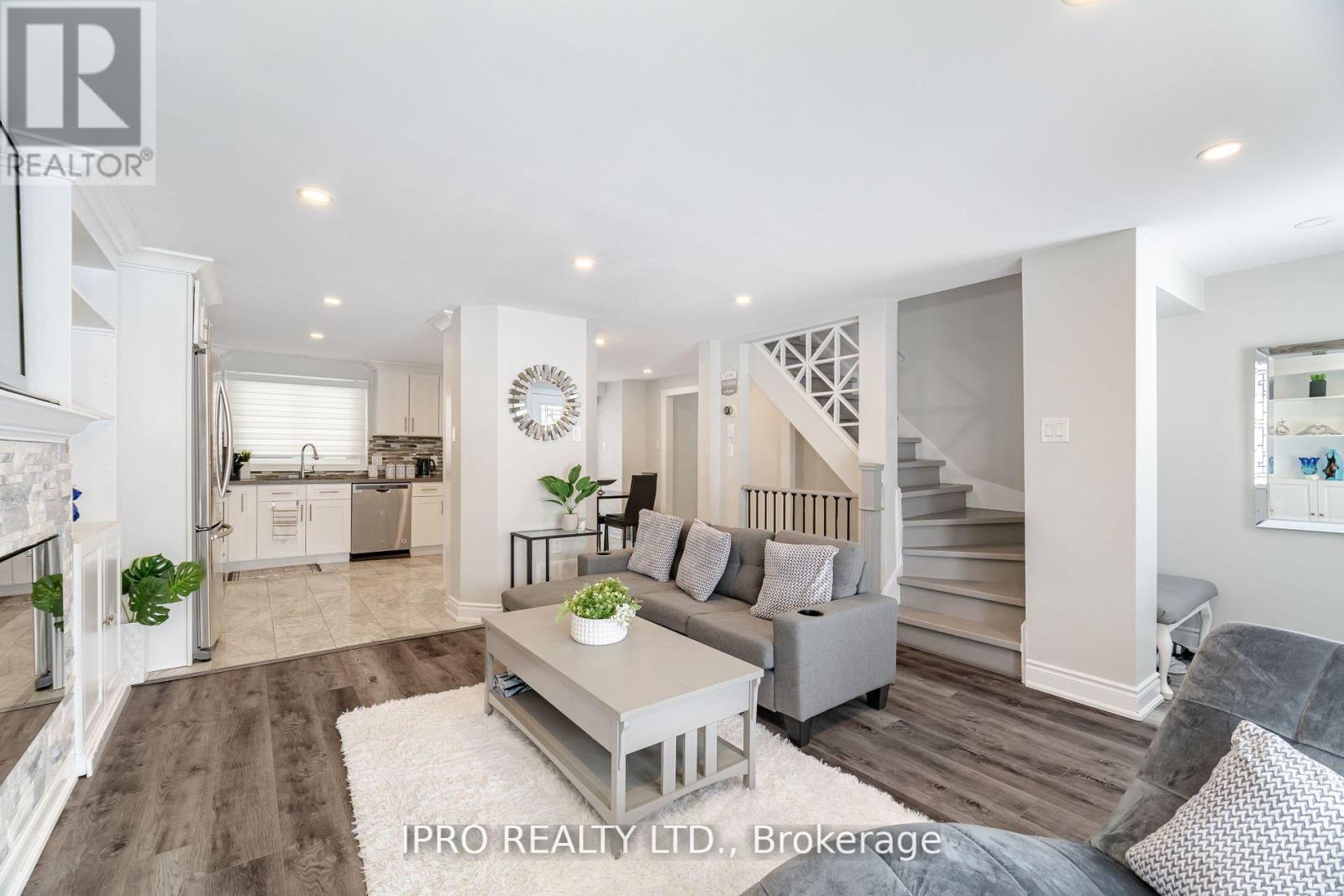 512 Pinetree Crescent, Cambridge, Ontario  N3H 4X5 - Photo 11 - X12137142