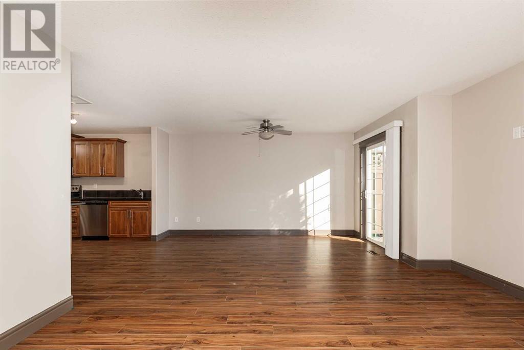 1, 899 Mt Sundance Manor W, Lethbridge, Alberta  T1J 5T6 - Photo 3 - A2219275