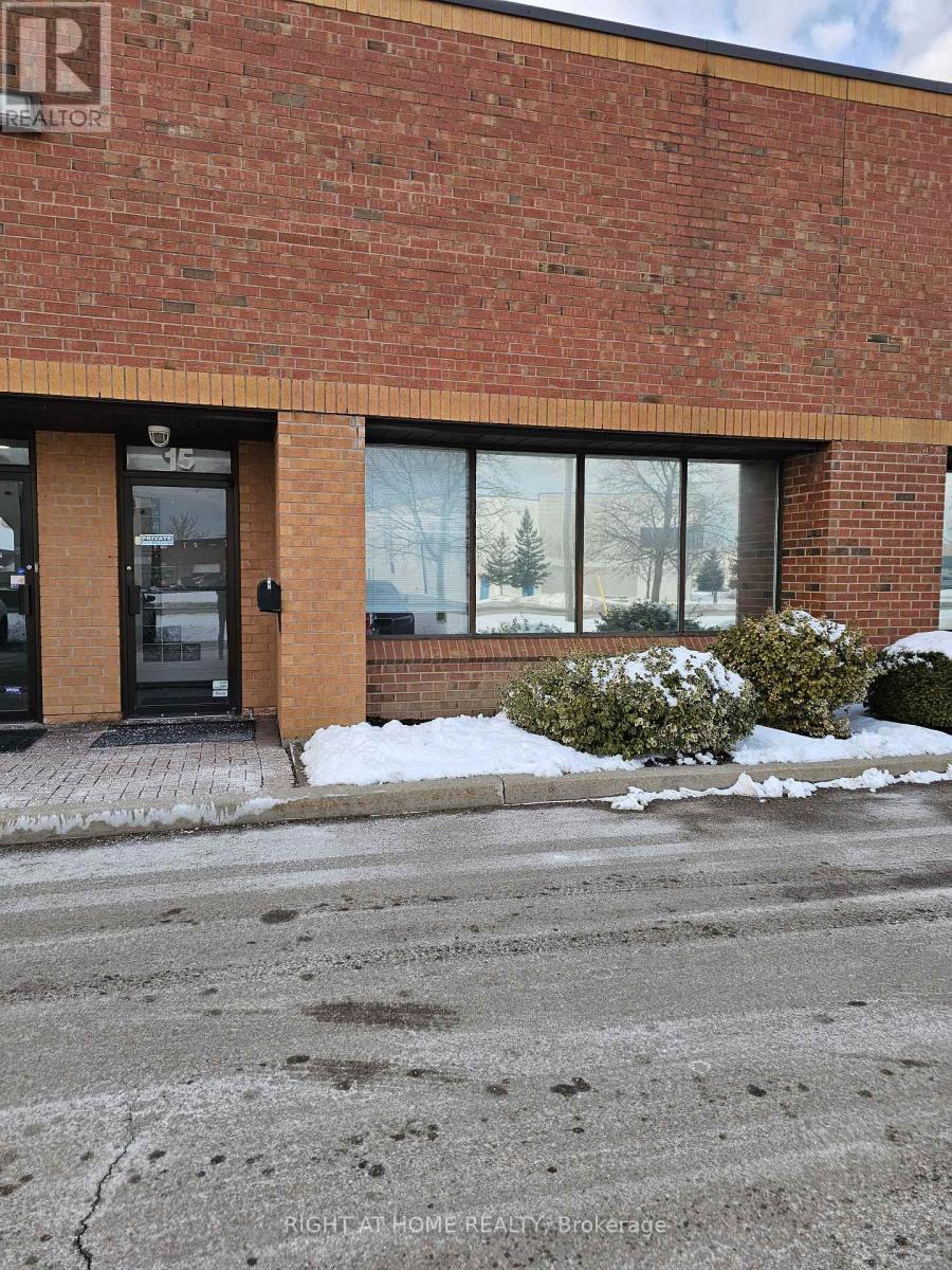 15 - 26 Mcewan Drive W, Caledon, Ontario  L7E 1E6 - Photo 1 - W12137169