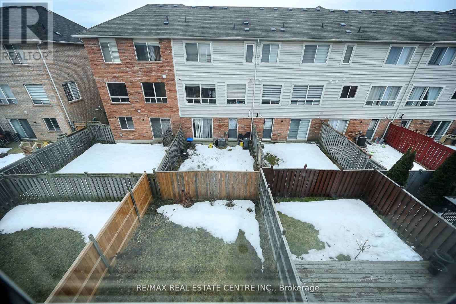 39 Decker Hollow Circle, Brampton, Ontario  L6X 0K9 - Photo 14 - W12137171