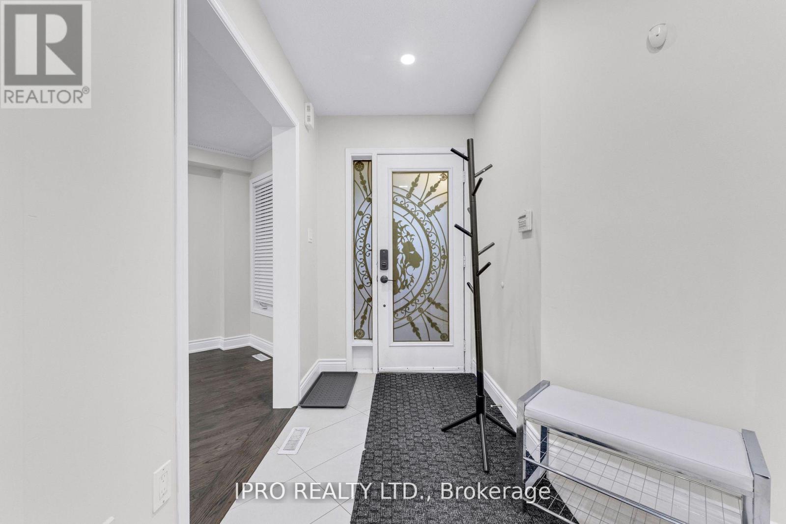 Property at 3191 OAKVIEW ROAD image 5
