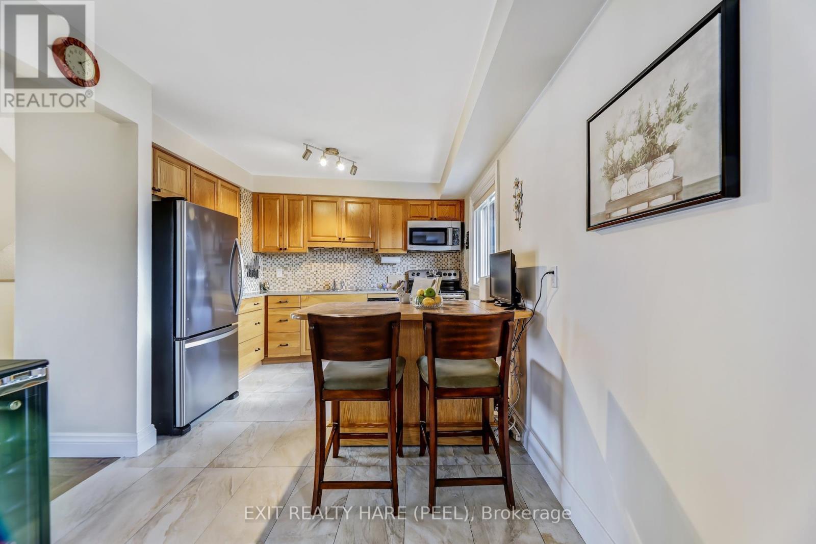 43 - 43 Ashton Crescent, Brampton, Ontario  L6S 3J9 - Photo 10 - W12137296