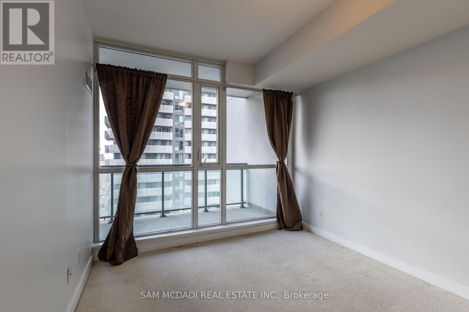 1201 - 4070 Confederation Parkway, Mississauga, Ontario  L5B 0E9 - Photo 13 - W12137297