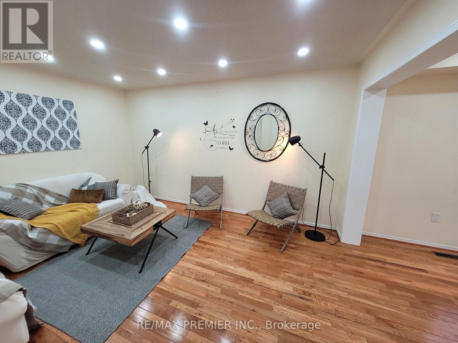 40 KENTUCKY DRIVE, Brampton, Ontario