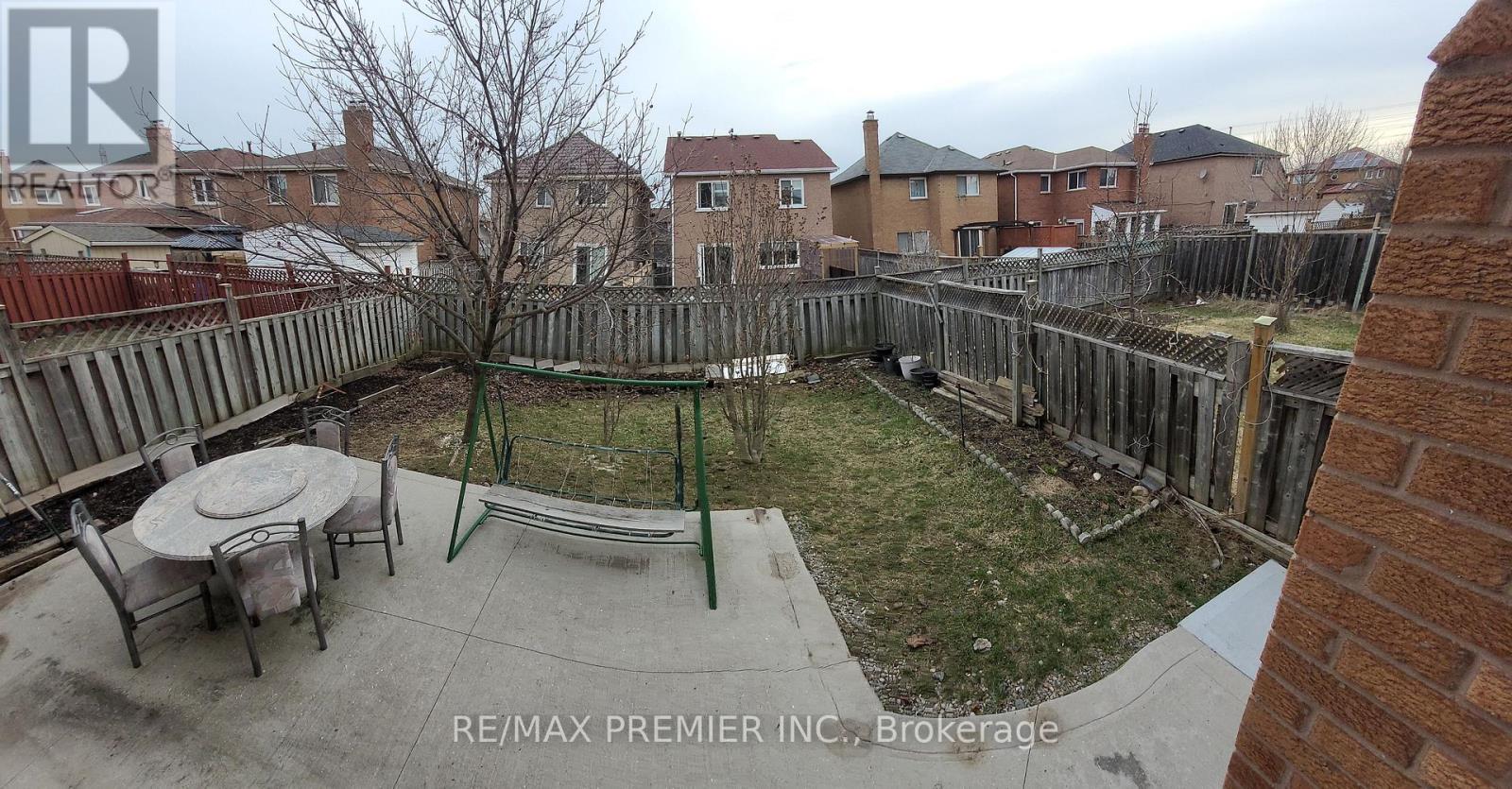 40 Kentucky Drive, Brampton, Ontario  L6Y 4E9 - Photo 26 - W12137311
