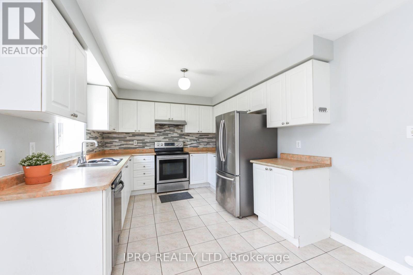 12 Bramcedar Crescent, Brampton, Ontario  L7A 1T1 - Photo 14 - W12137322