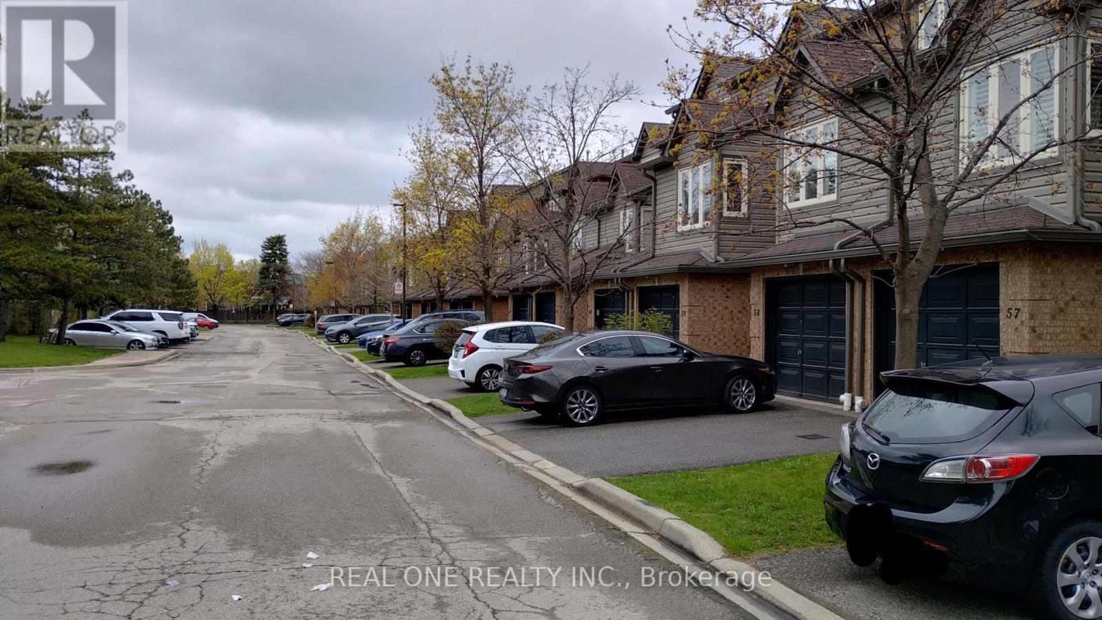 58 - 460 Bristol Road W, Mississauga, Ontario  L5R 3P6 - Photo 2 - W12137328