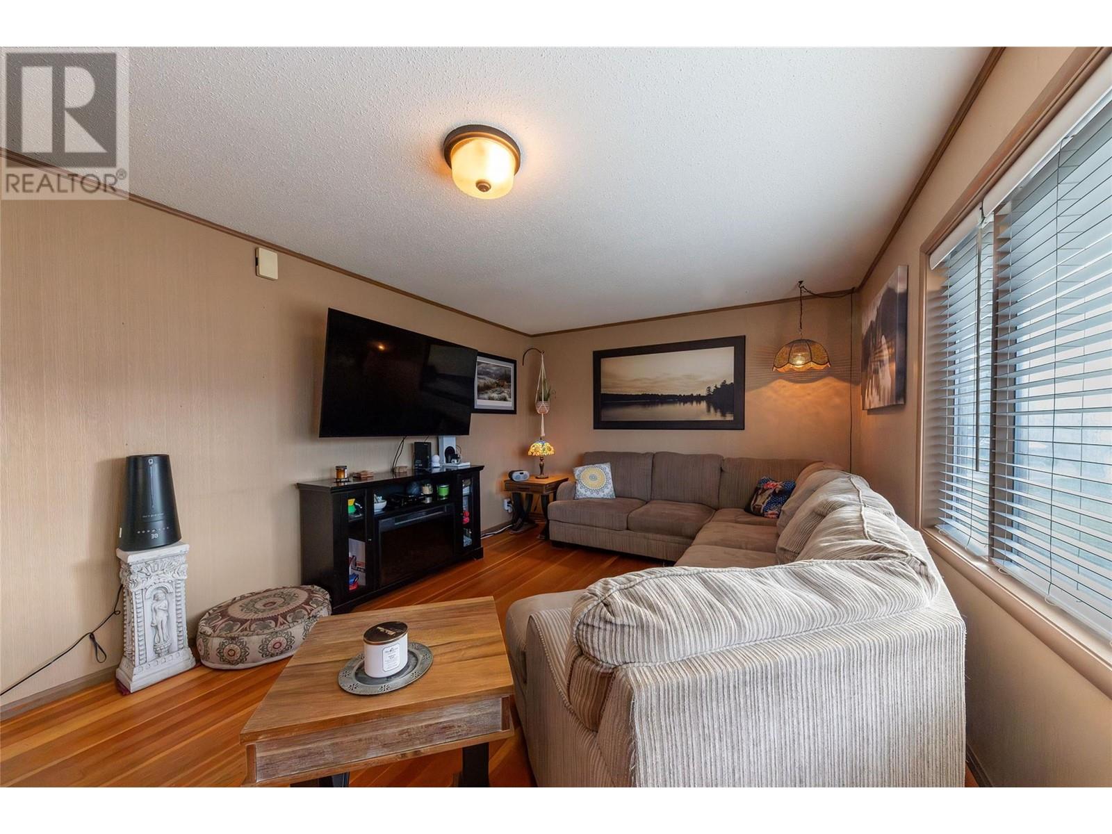 Property at 550 Linden Avenue image 5
