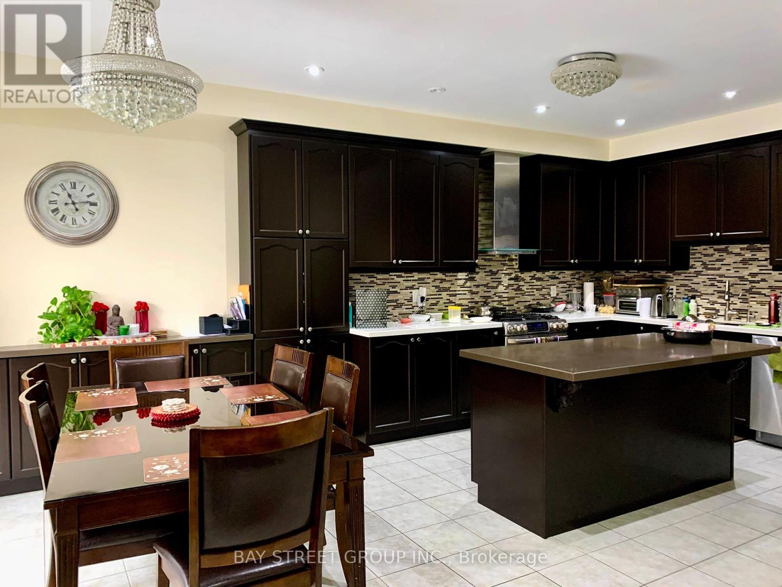 95 Leadership Drive, Brampton, Ontario  L6Y 5T4 - Photo 5 - W12137348