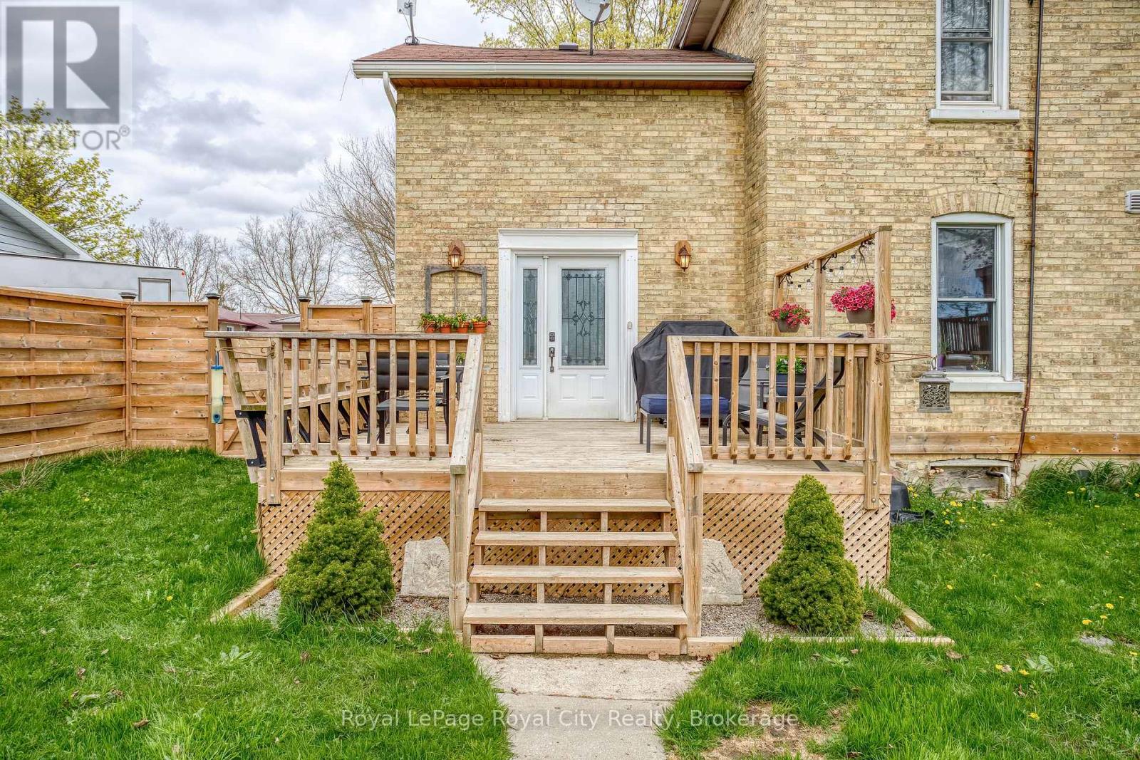 15 Catherine Street N, Mapleton, Ontario  N0G 2K0 - Photo 42 - X12137433