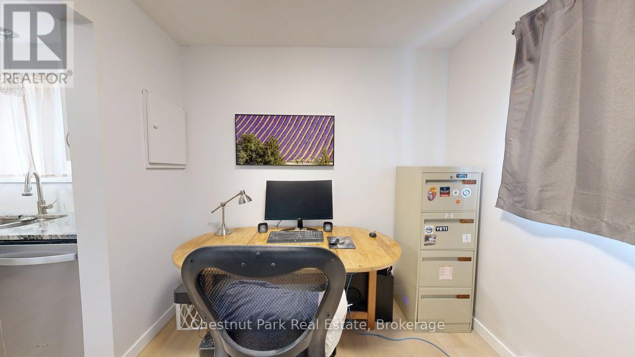 163 Wellington Street, Bracebridge, Ontario  P1L 1C2 - Photo 8 - X12137511