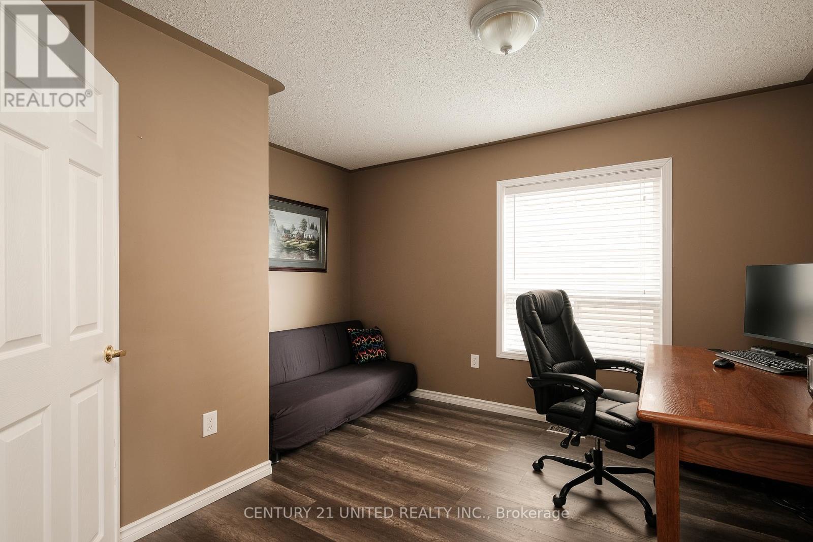 1403 Ireland Drive, Peterborough, Ontario  K9K 0A7 - Photo 29 - X12137384