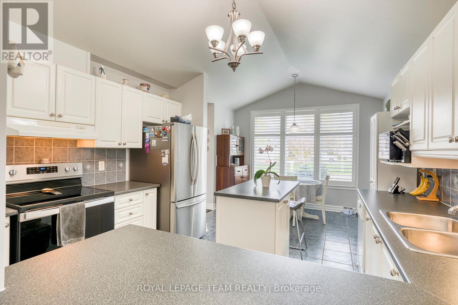 69 Harold Street, Mississippi Mills, Ontario  K0A 1A0 - Photo 5 - X12137380